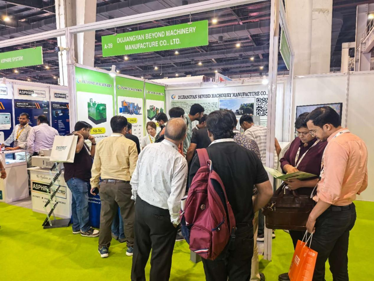 展会现场2.png